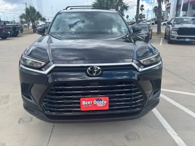 Used 2026 Black Toyota XLE image 2