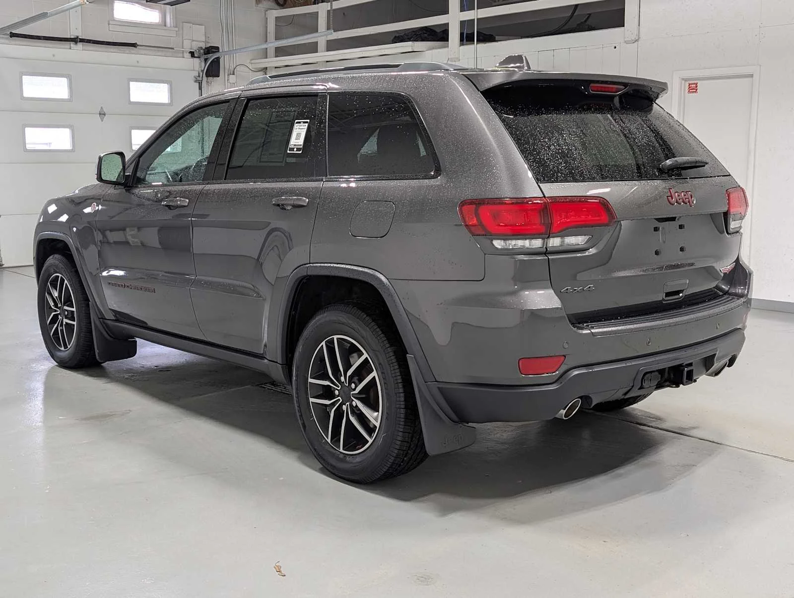 Used 2019 Granite Crystal Metallic Clearcoat Jeep Trailhawk image 10