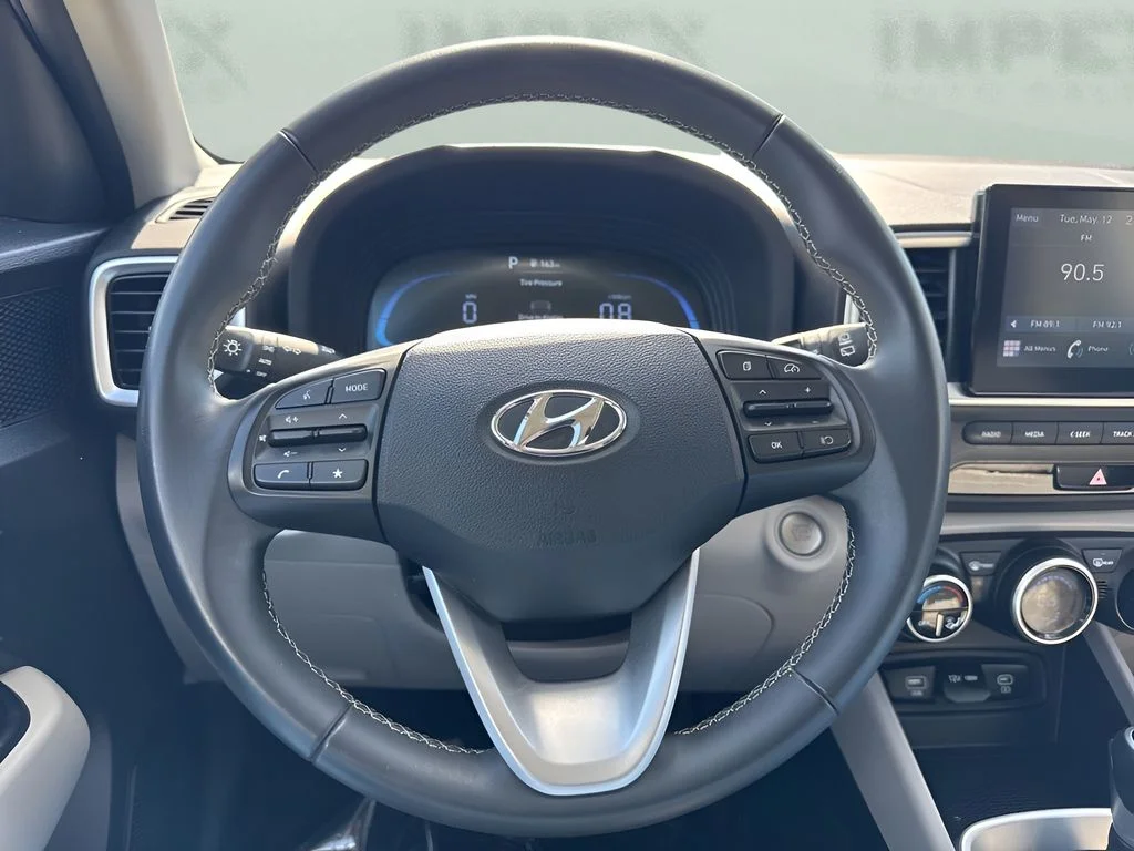 Used 2025 Silver Hyundai SEL image 13