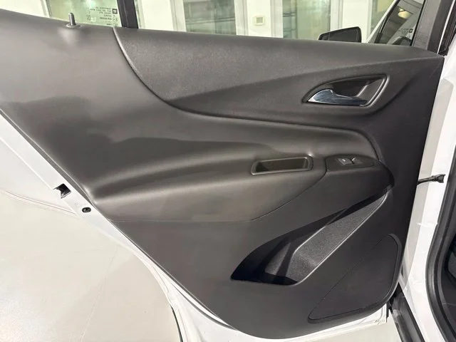 Used 2022 White Chevrolet LT image 17