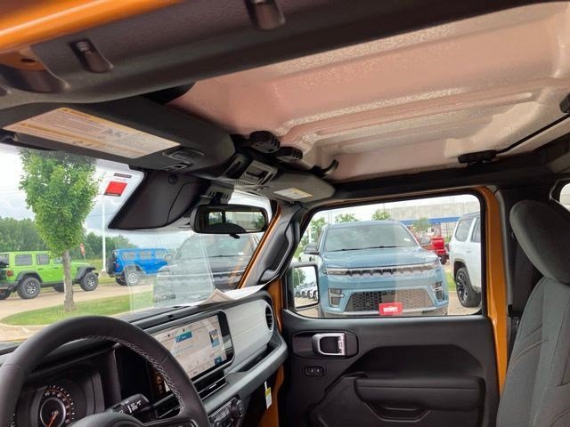 New 2026 Goldilocks Exterior Paint Jeep Sport S image 13