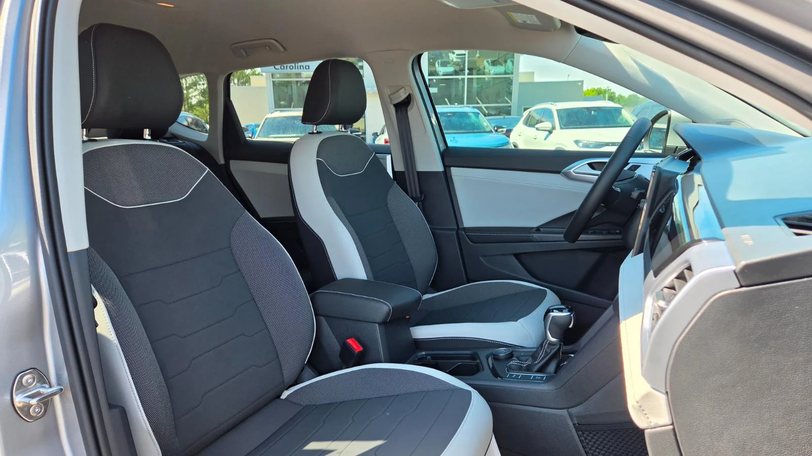 2025 Volkswagen Taos SE - Photo 51