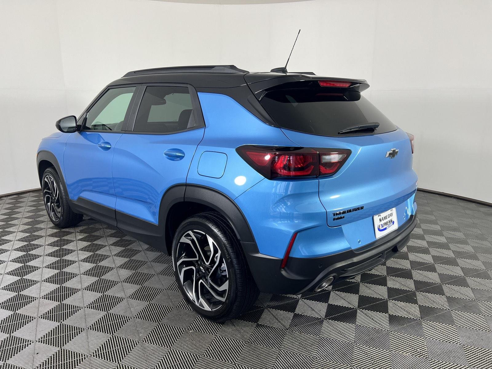 Used 2026 Marina Blue Metallic Chevrolet RS image 26