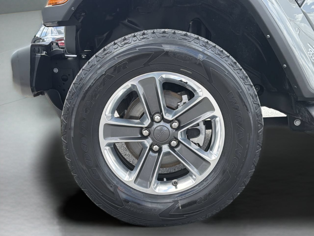 Used 2022 Sting-Gray Clearcoat Jeep Unlimited Sahara image 33