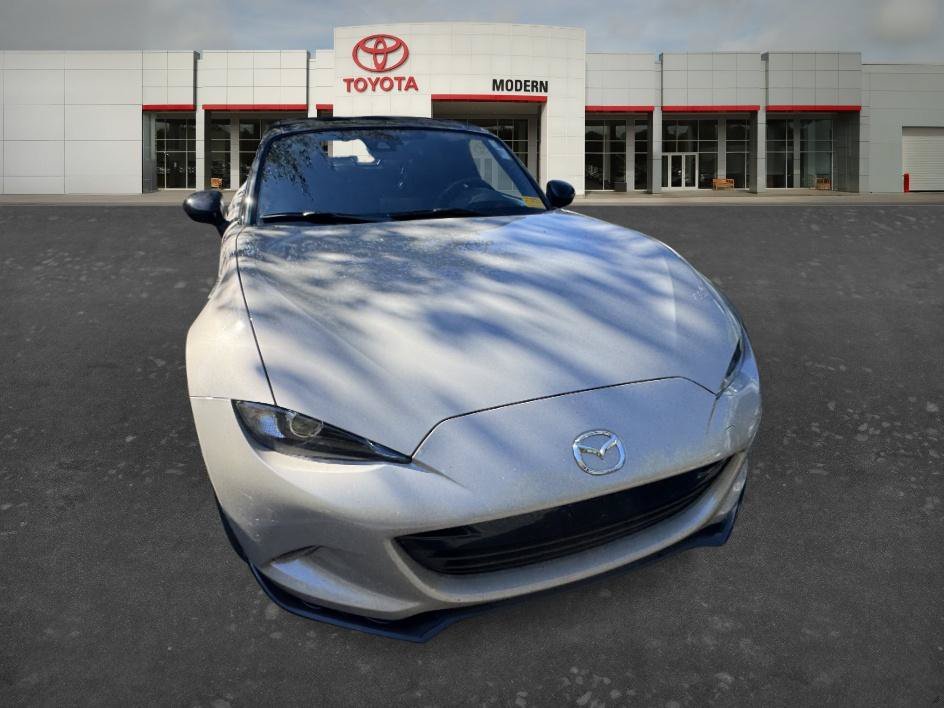 Used 2023 Platinum Quartz Metallic Mazda Club image 2
