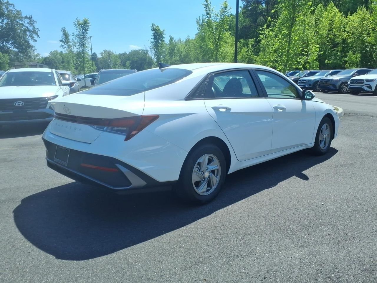 New 2026 Serenity White Hyundai SE image 6
