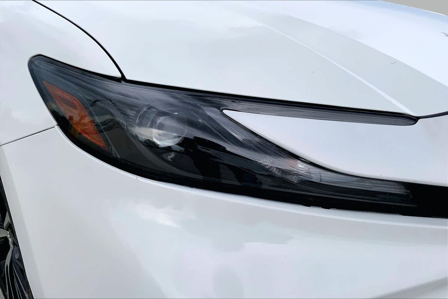 Used 2025 Ice Cap Toyota SE image 27
