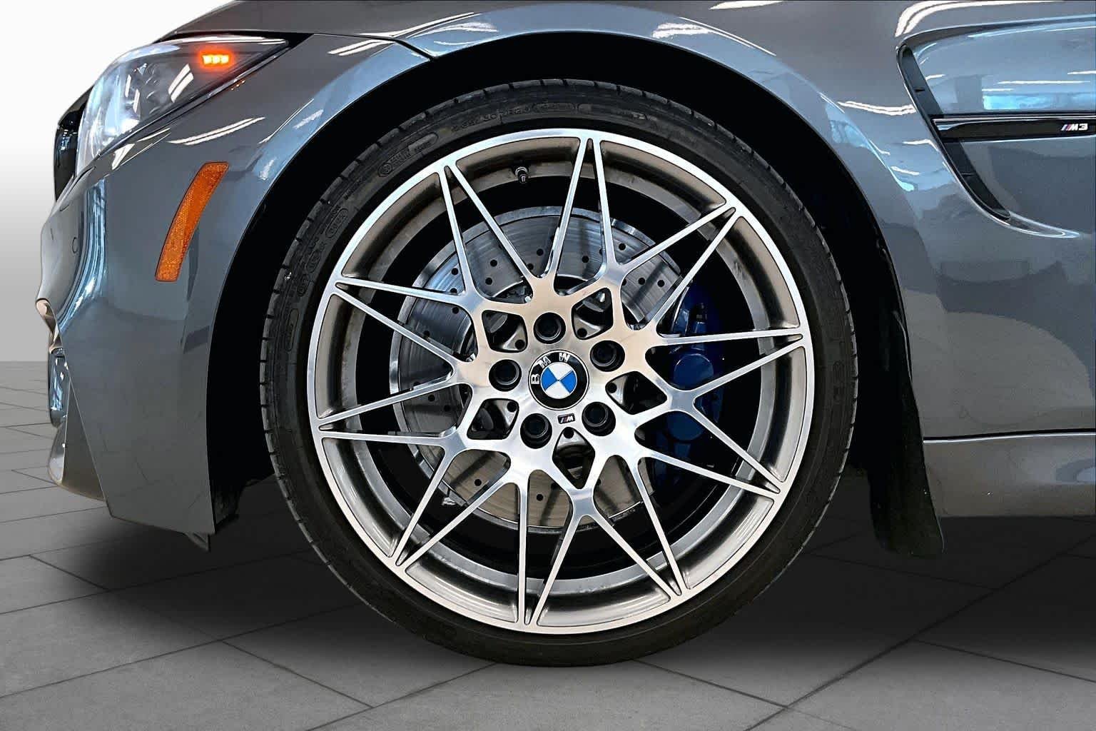 Used 2017 Mineral Gray Metallic BMW  image 9
