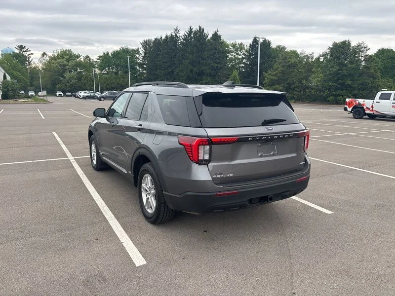 Used 2025 Gray Ford Active image 5