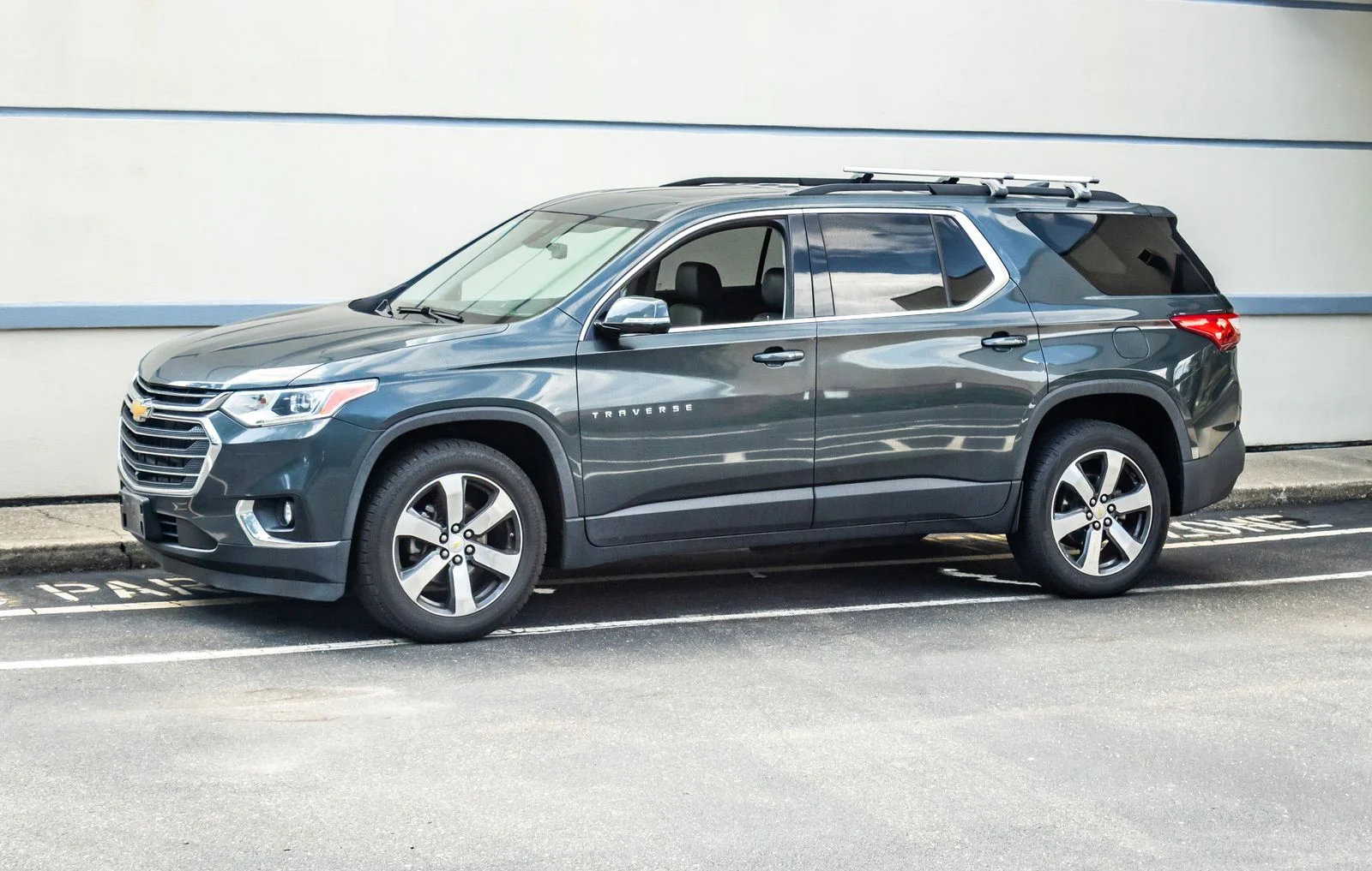 Used 2020 Gray Chevrolet 3LT image 3
