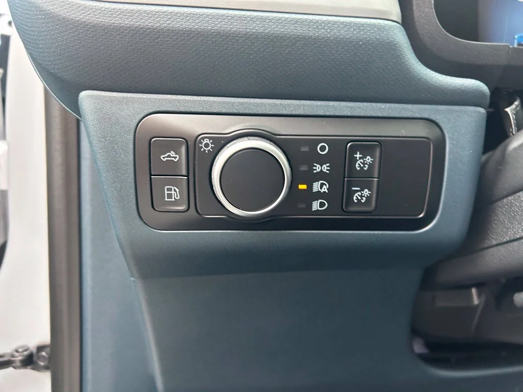 New 2026 Space White Metallic Ford XLT image 17