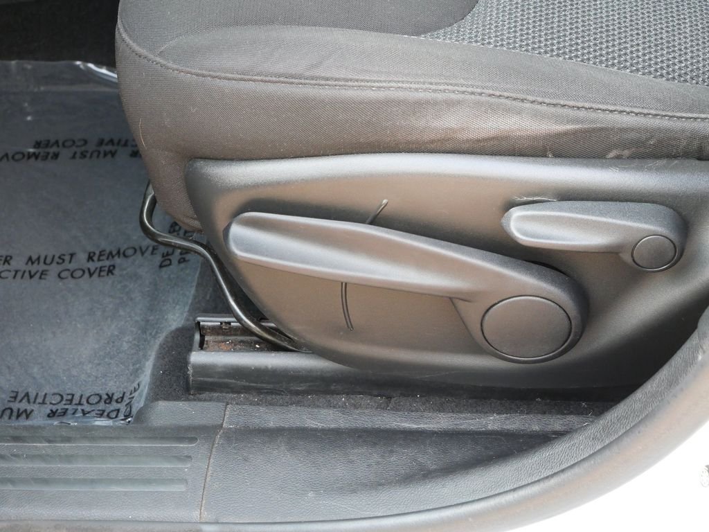 Certified Used 2020 White Jeep Latitude image 15