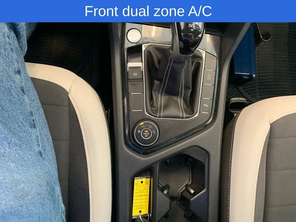 2025 Volkswagen Taos SE - Photo 8