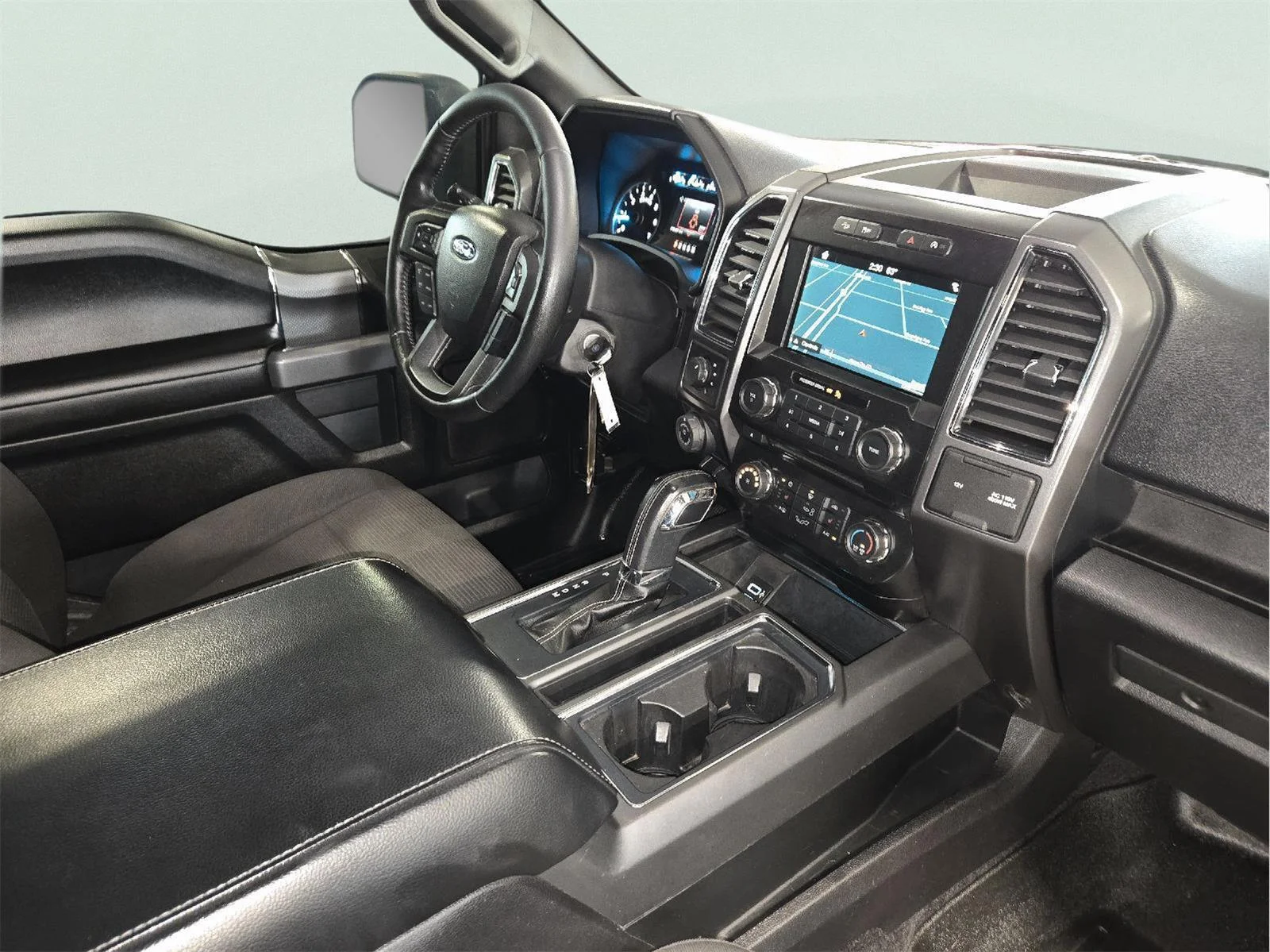 Used 2017 Oxford White Ford XLT image 46