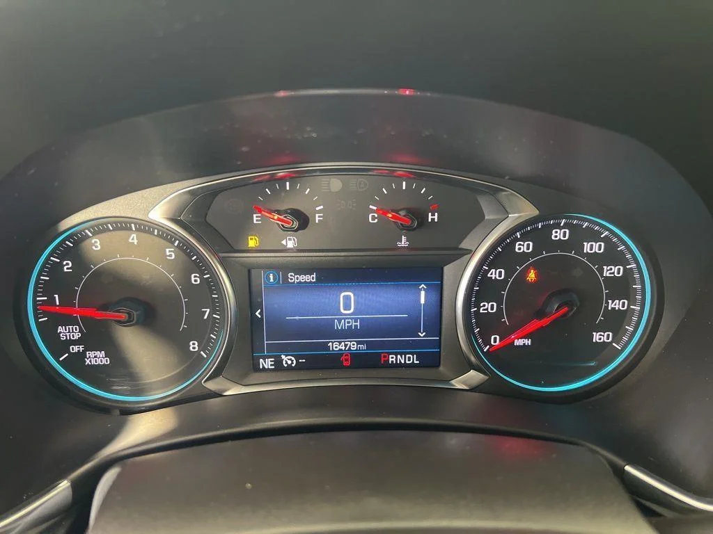 Used 2024 Summit White Chevrolet LT image 19