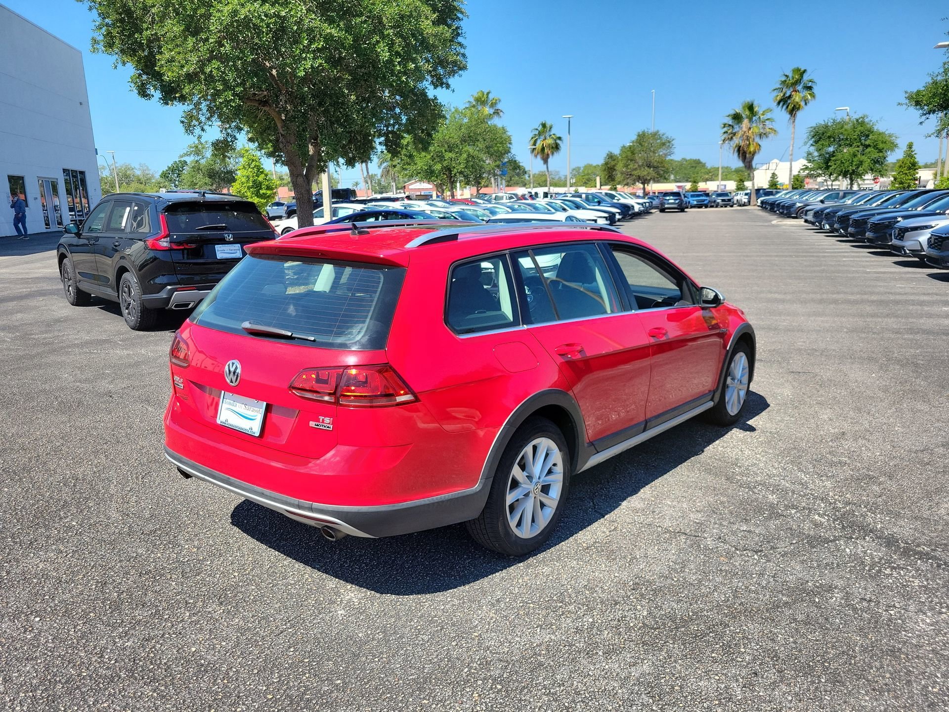 Used 2017 Red Volkswagen TSI SE image 7