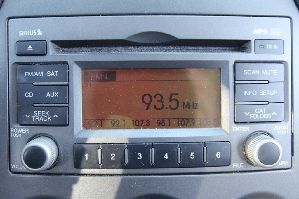 Used 2009 Gray Kia LX image 25