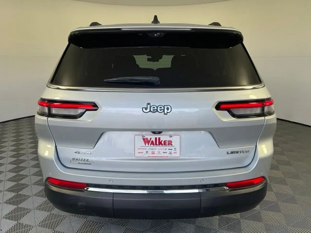 Used 2023 Silver Jeep Limited image 6