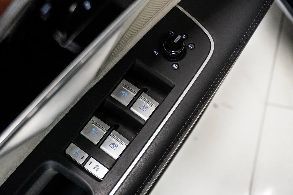 Used 2022 Blue Audi L 55 image 39