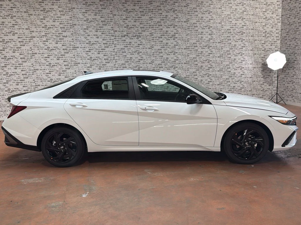 New 2026 Serenity White Hyundai SEL Sport image 8