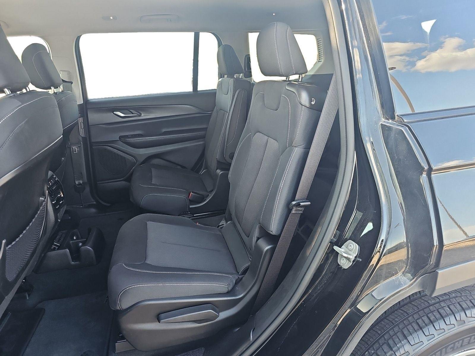 Used 2023 Diamond Black Crystal Pearlcoat Jeep Laredo image 24