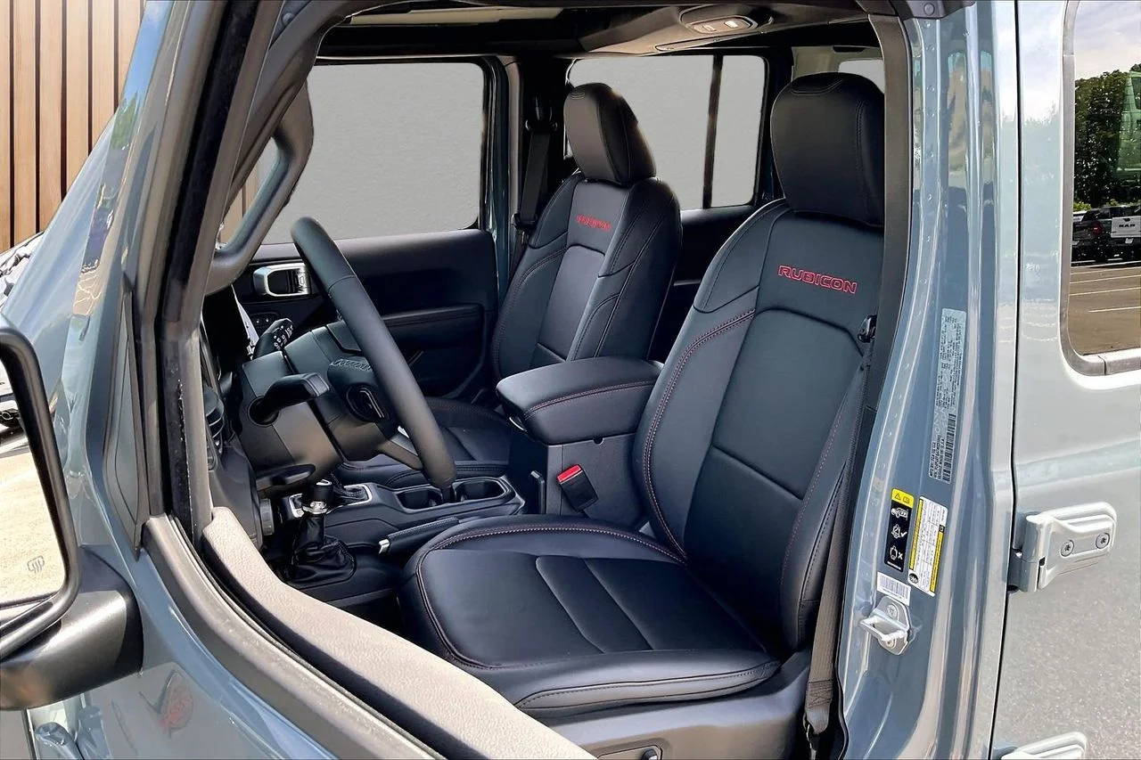 New 2026 Anvil Clear-Coat Exterior Paint Jeep Rubicon image 17