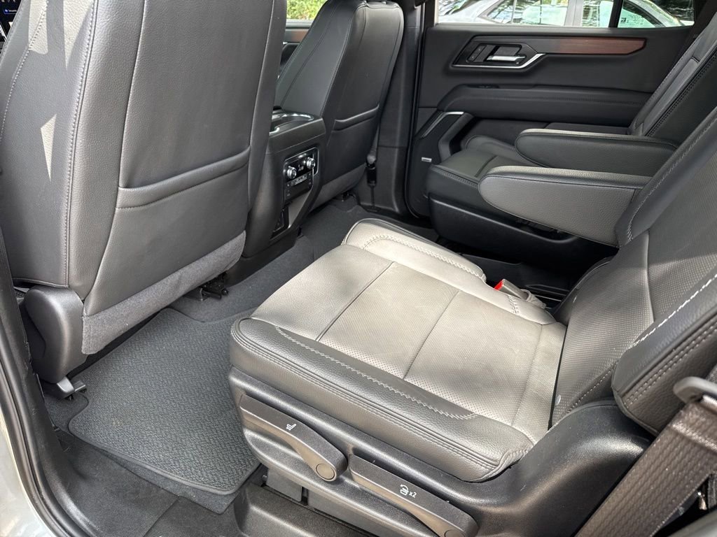 Used 2025 Sterling Metallic GMC Denali image 29