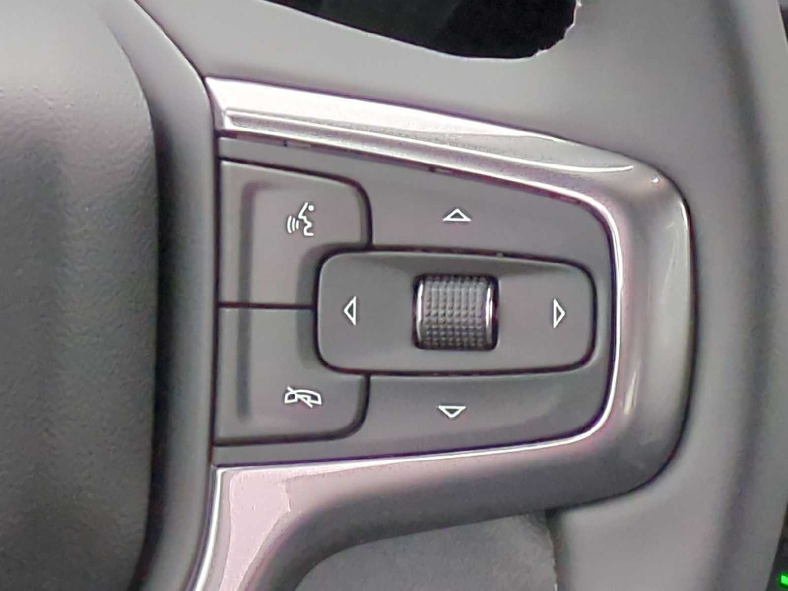 New 2026 Summit White Chevrolet LT (2FL) image 16