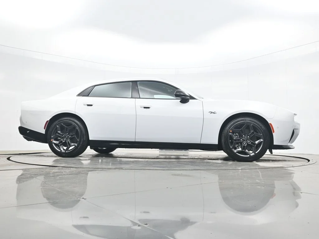 New 2026 White Knuckle Exterior Paint Dodge R/T image 37