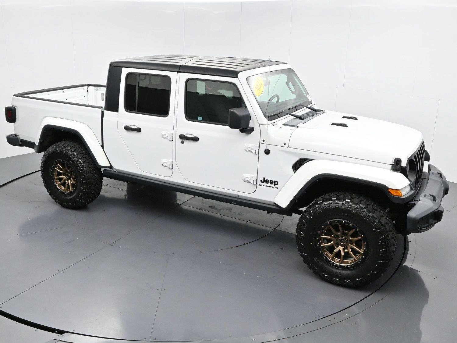 Used 2022 Bright White Clearcoat Jeep Willys image 36