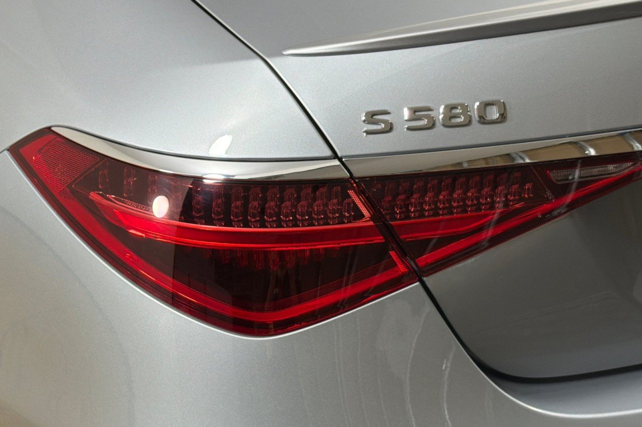 Certified Used 2024 Cirrus Silver Metallic Mercedes-Benz S 580 image 26