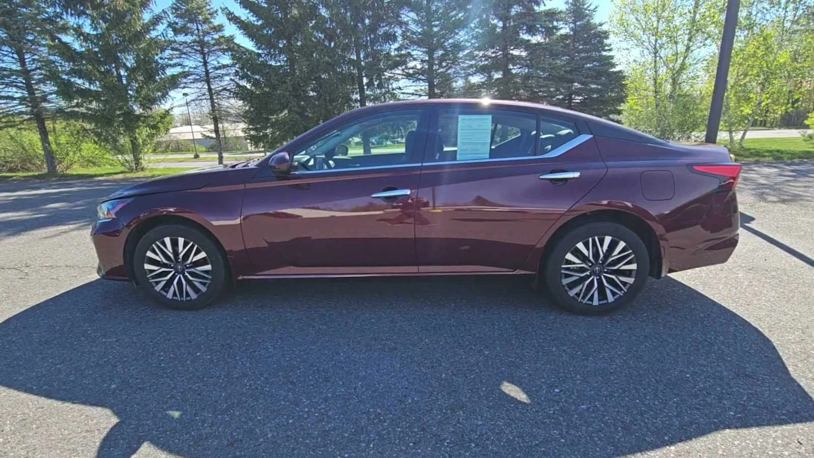 Used 2024 Garnet Pearl Metallic Nissan 2.5 SV image 5