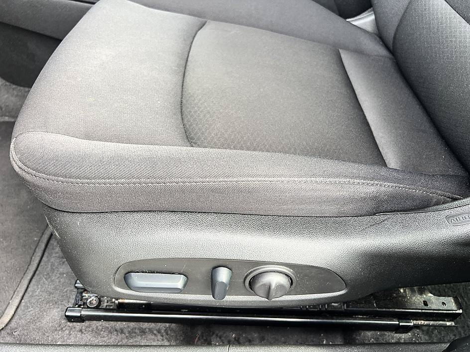 Used 2025 Sterling Gray Metallic Chevrolet LT image 21