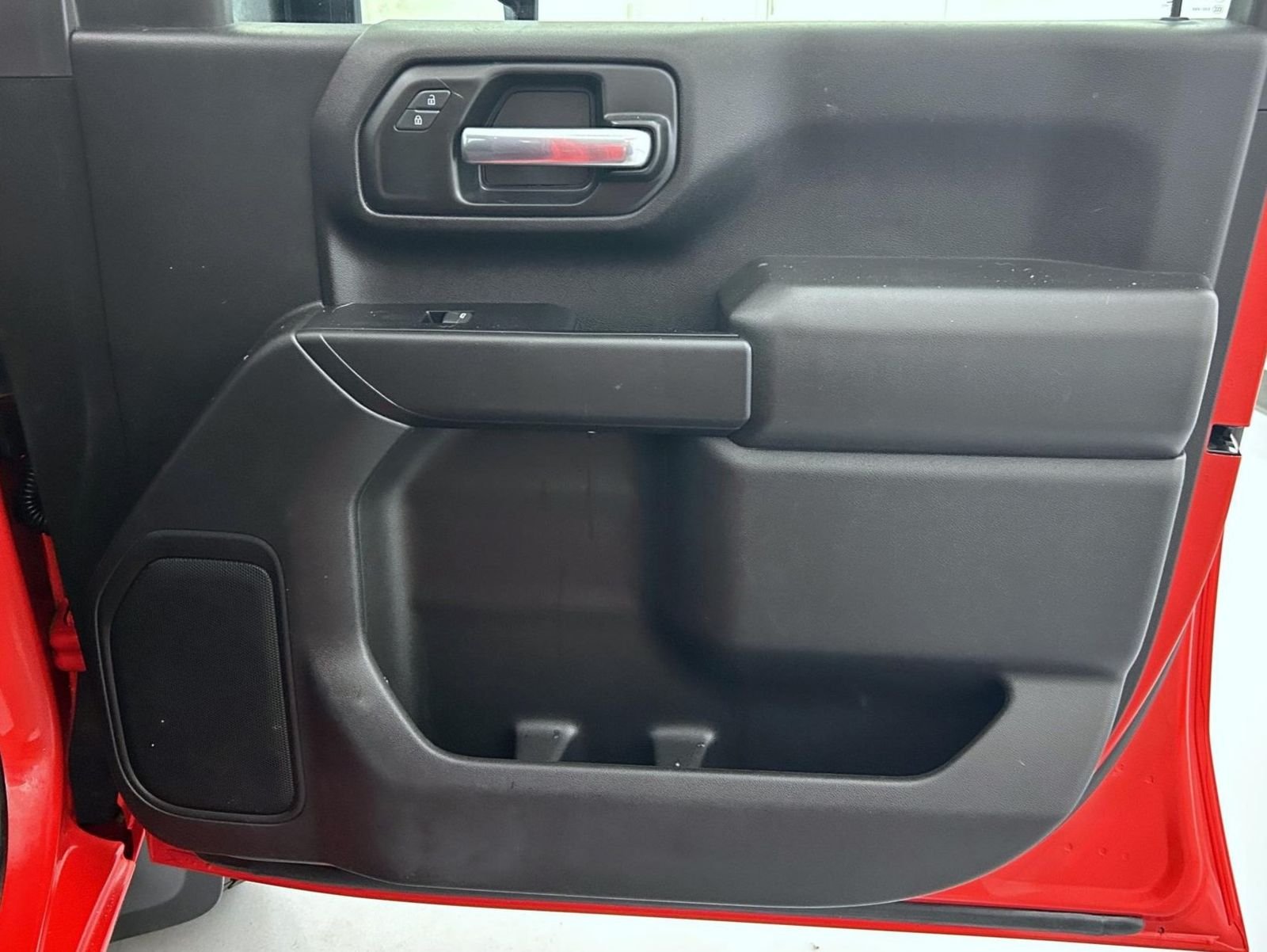Used 2023 Red Chevrolet Custom image 16