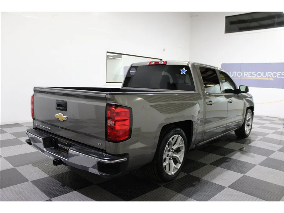 Used 2017 Pepperdust Metallic Chevrolet LT image 4