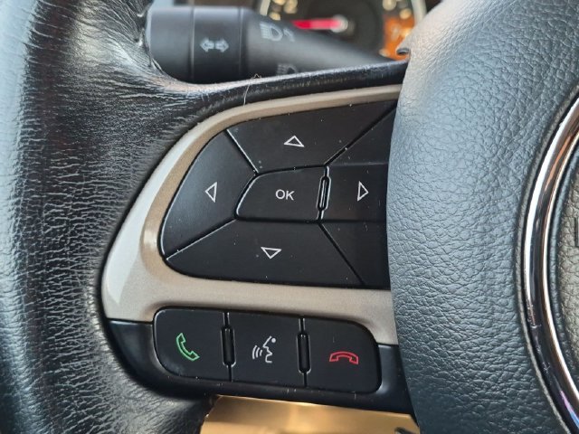 Used 2017 Red Jeep Latitude image 14