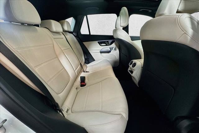 New 2026 Polar White Mercedes-Benz GLC 300 image 55