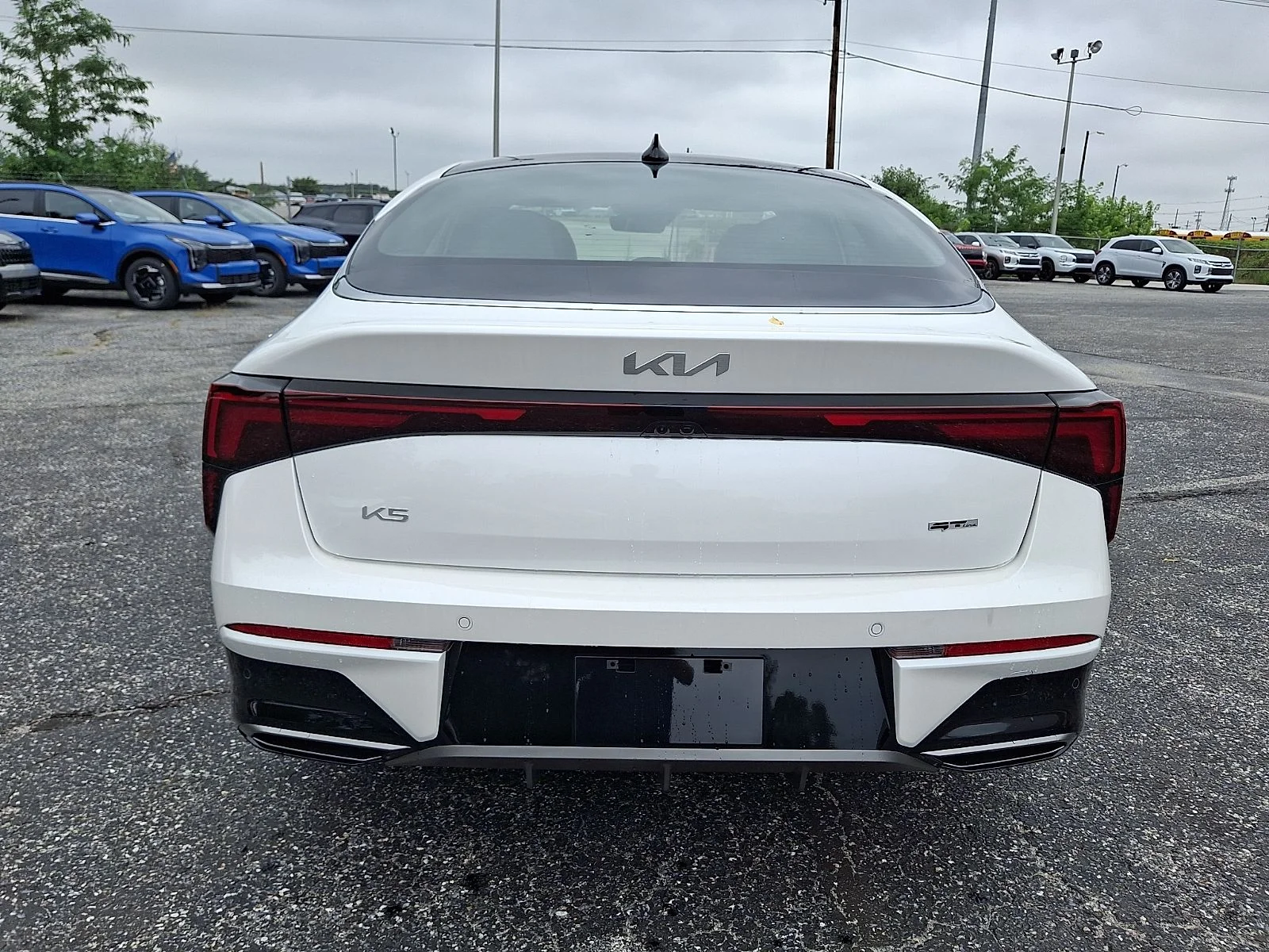 New 2026 White Kia GT-Line image 7