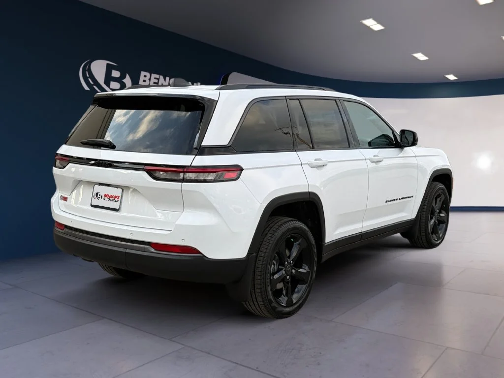 New 2027 White/off-white Jeep Limited image 5