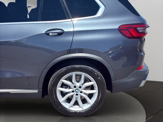 Used 2020 Arctic Gray Metallic BMW xDrive40i image 24