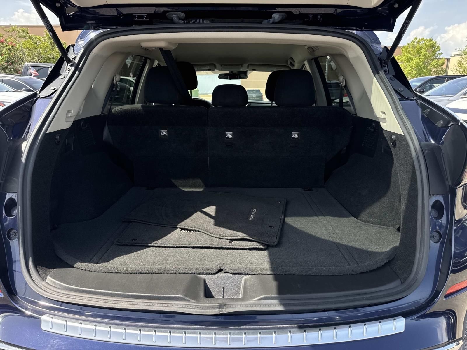 Used 2023 Blue Nissan S image 10