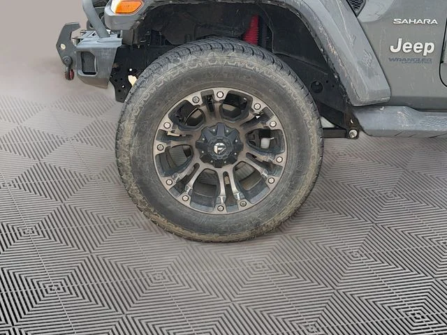 Used 2020 Gray Jeep Unlimited Sahara image 8