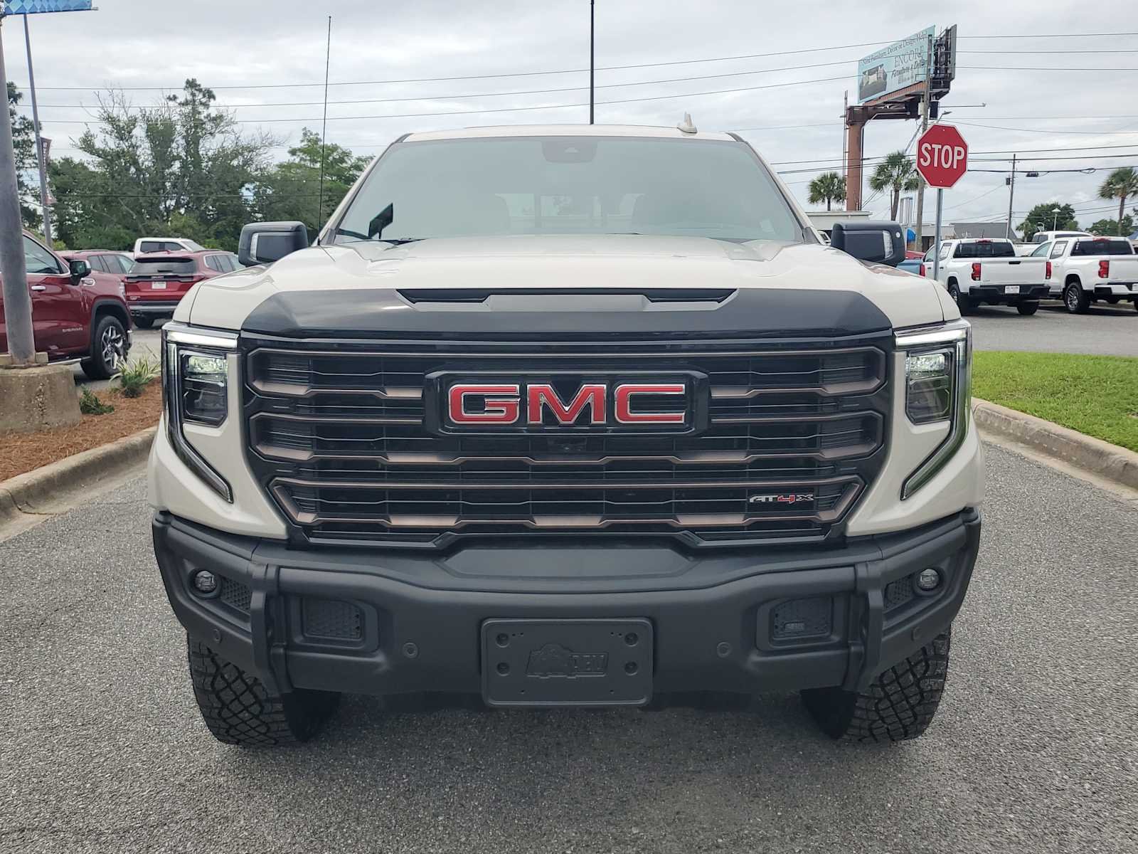 2026 GMC Sierra 1500 AT4X - Photo 9