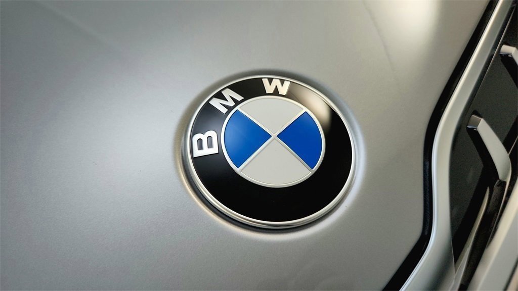 Used 2026 Space Silver Metallic BMW xDrive28i image 32