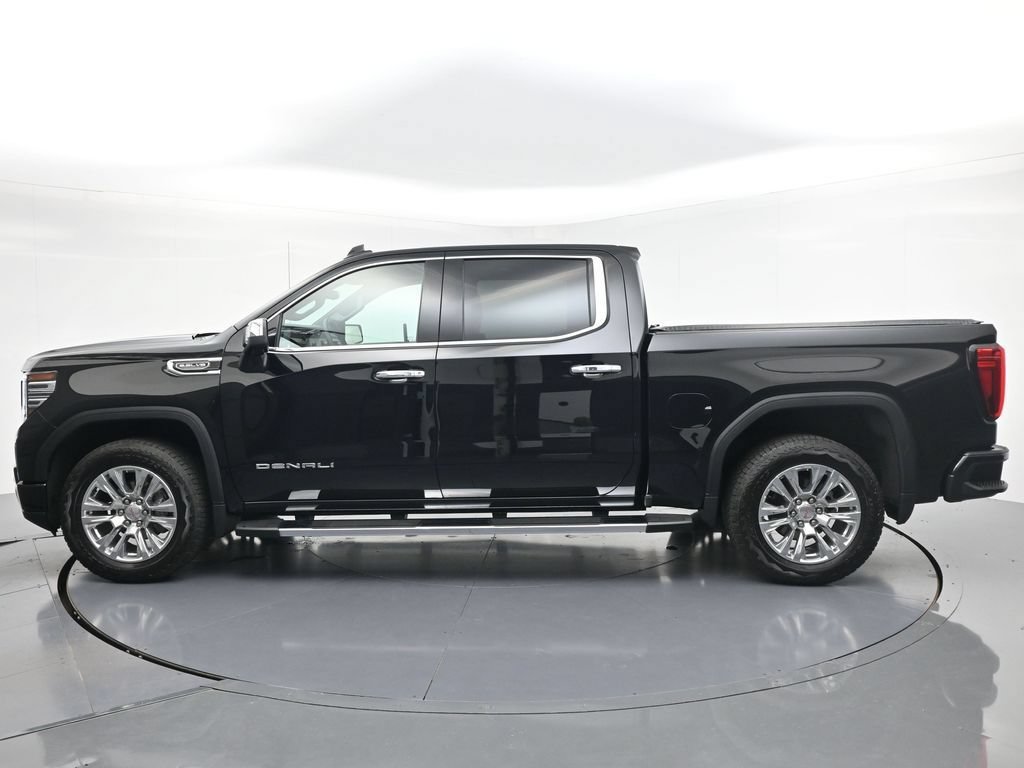 Used 2025 Onyx Black GMC Denali image 3