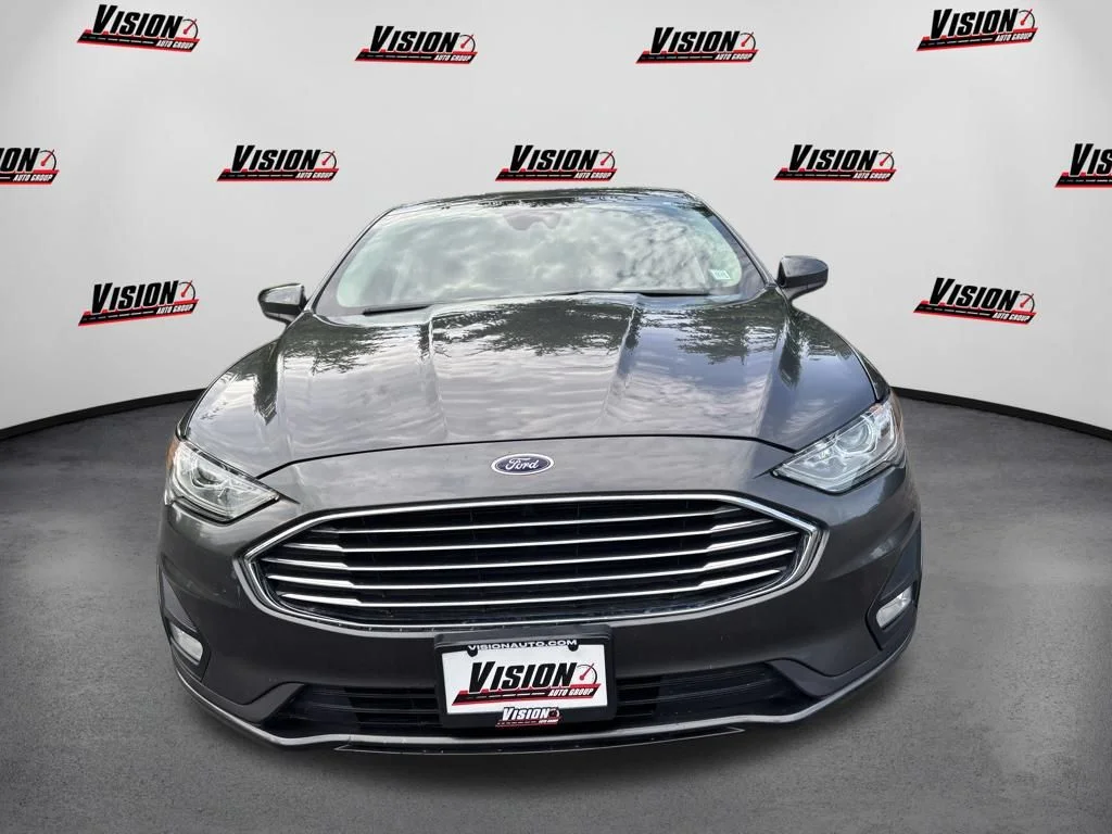 Used 2019 Gray Ford SE image 2