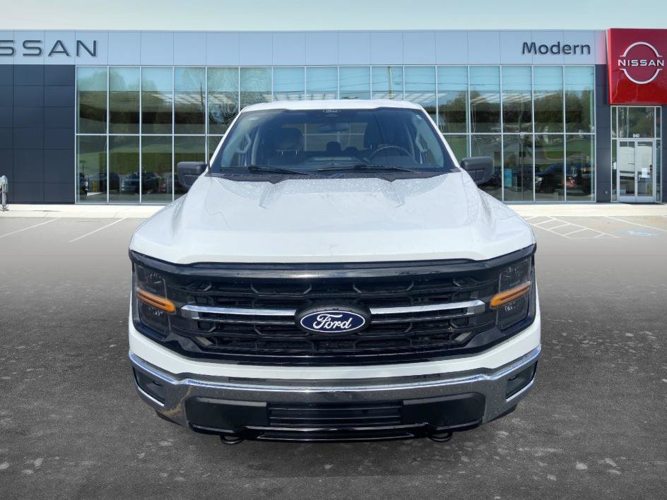Used 2025 Oxford White Ford XLT image 2
