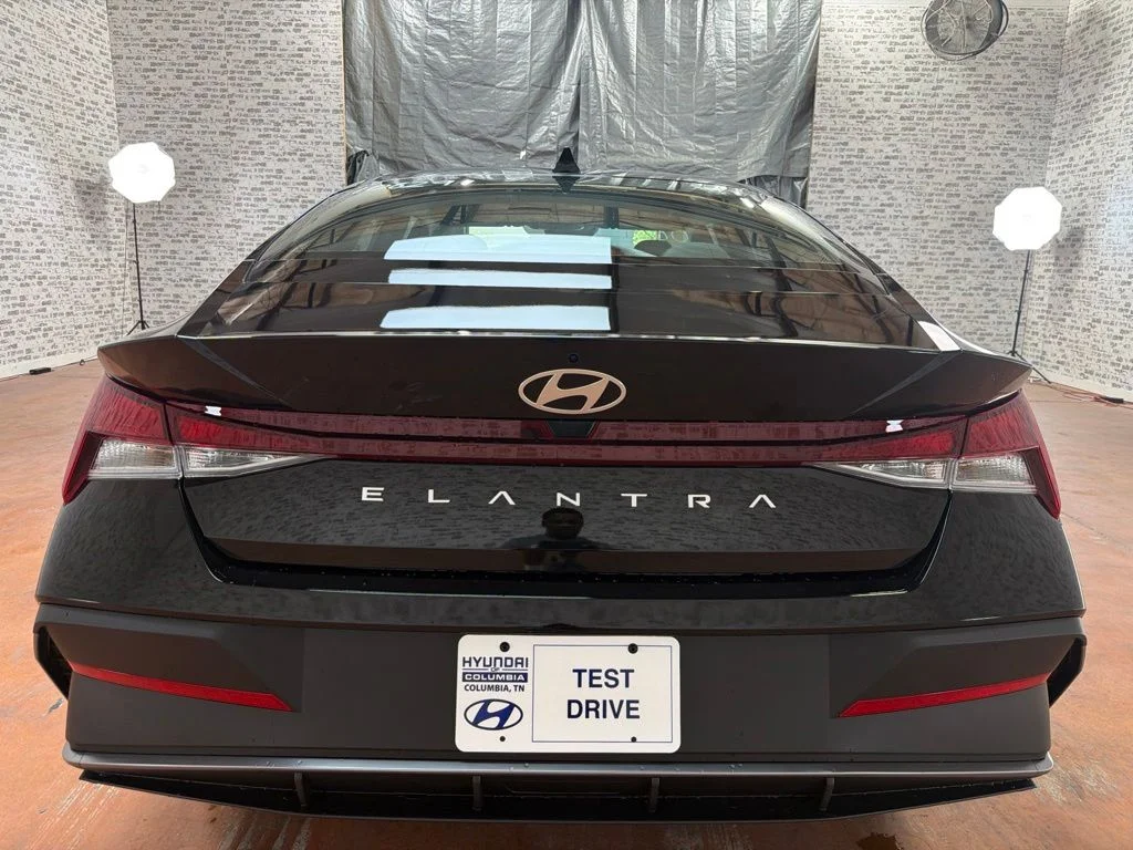 New 2026 Abyss Black Hyundai SE image 6