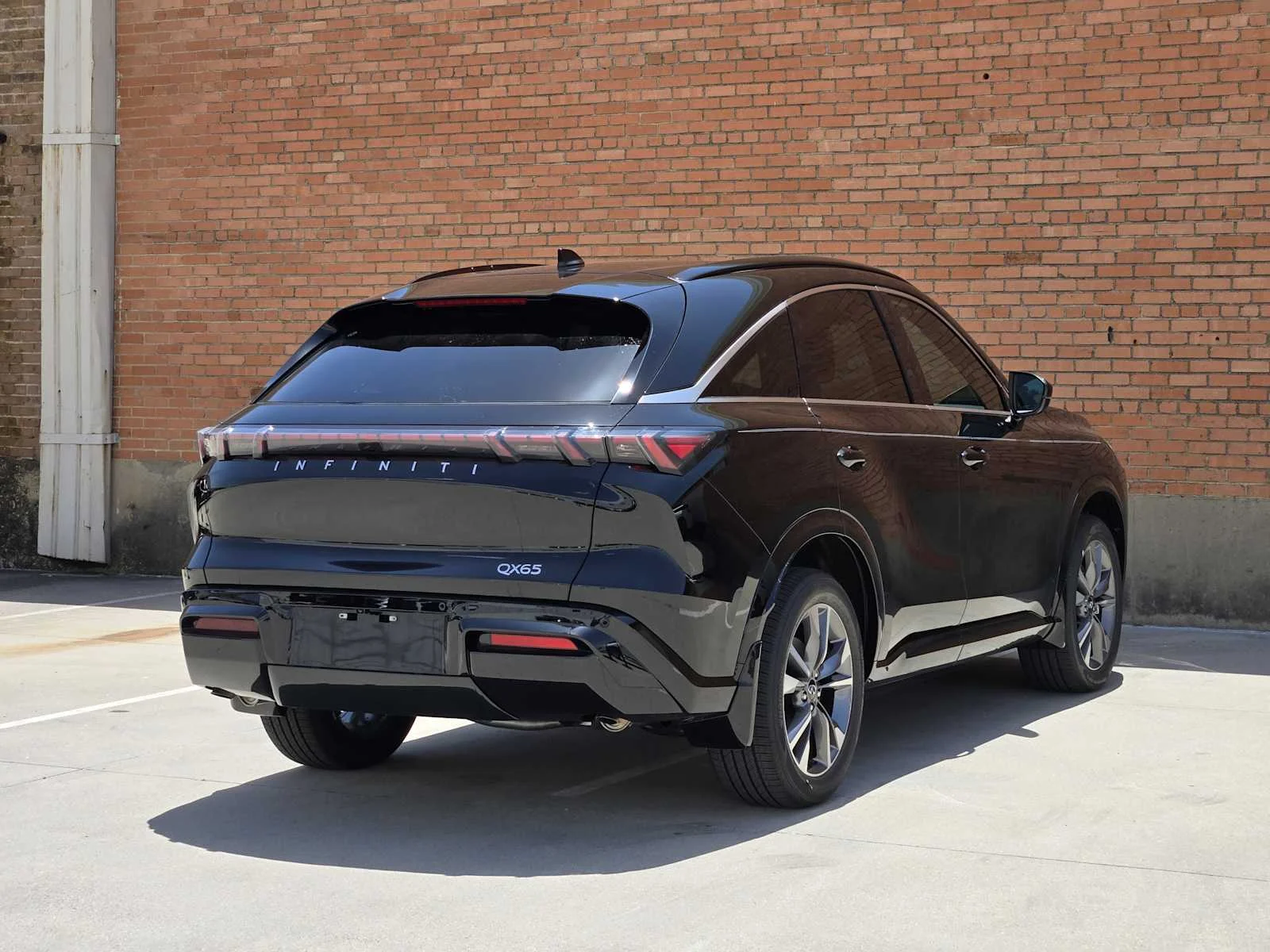 New 2027 BLACK OBSIDIAN INFINITI Luxe AWD image 4