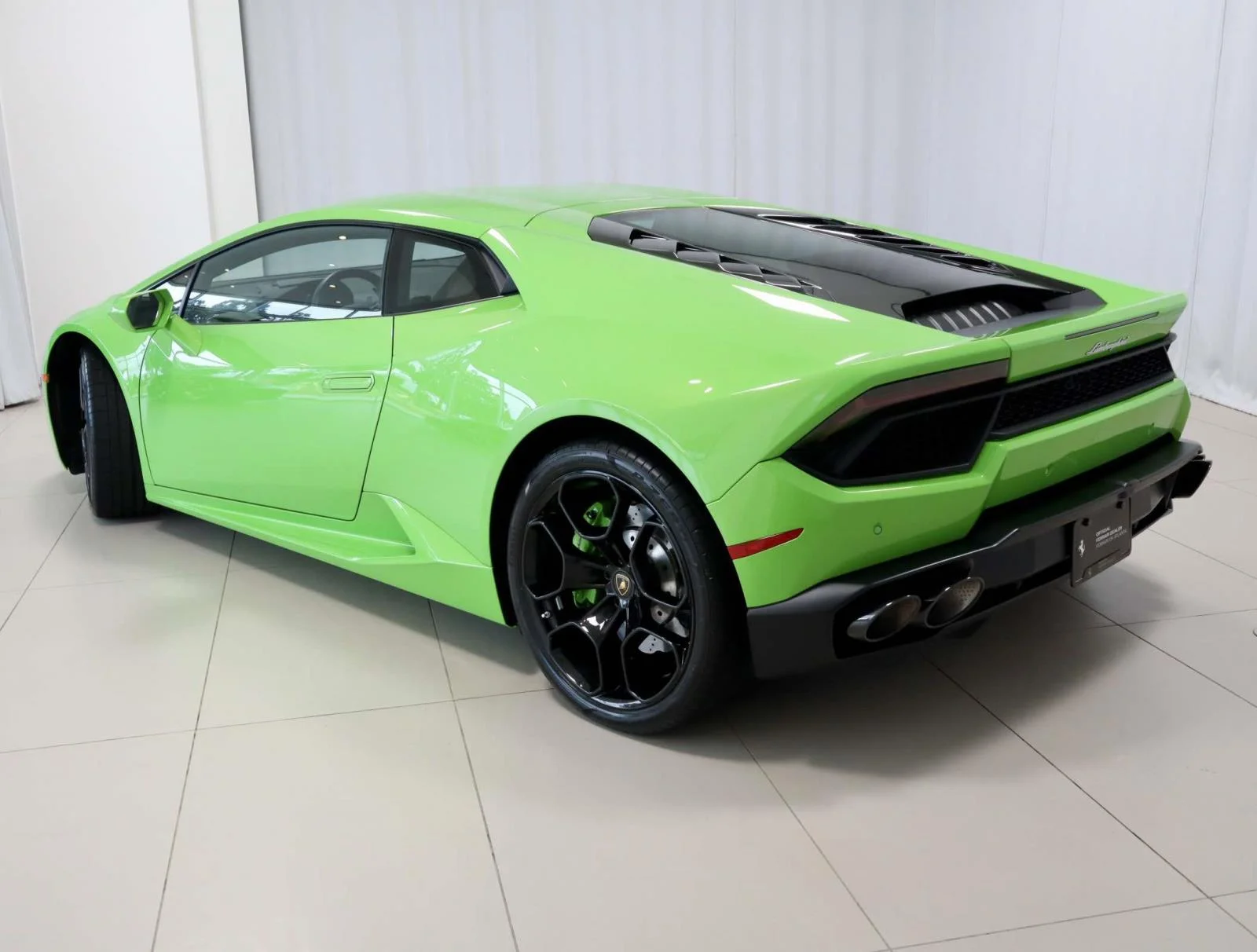 Used 2018 Verde Mantis Pearl Effect Lamborghini RWD Coupe image 3